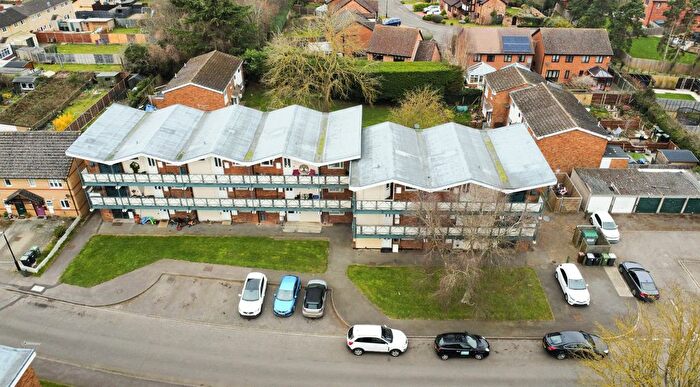 2 Bedroom Flat For Sale In Bilberry Road, Clifton, Shefford, SG17