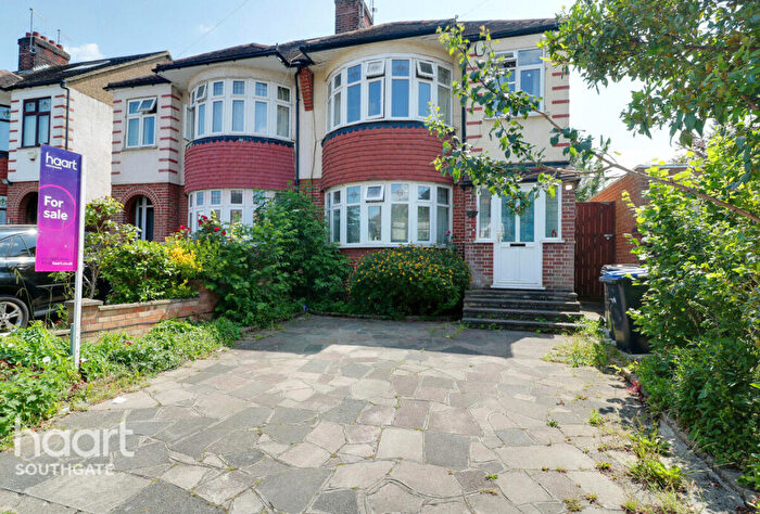 3 Bedroom Semi-Detached House For Sale In Mayfair Terrace, London, N14