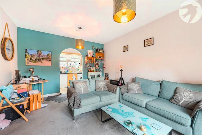 2 Bedroom Flat For Sale In Empire Walk, Greenhithe, Kent, DA9