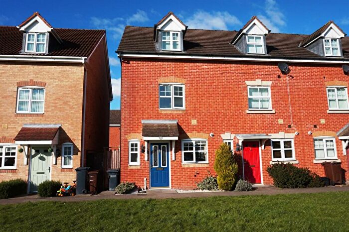 3 Bedroom House To Rent In Hawksworth Crescent, Chelmsley Wood, Birmingham, B37