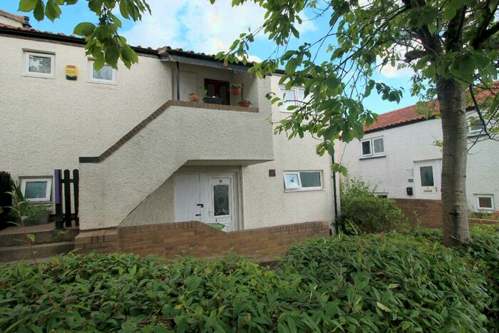 2 Bedroom Flat To Rent In Newriggs, Fatfield, Washingto, Tyne And Wear, NE38