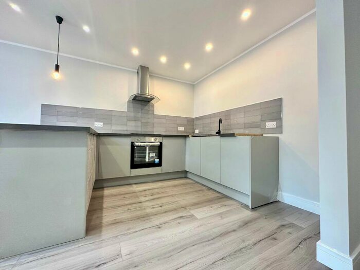 2 Bedroom Flat To Rent In Dumpton Park Drive, Ramsgate, CT11