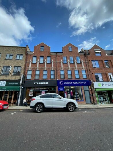 1 Bedroom Apartment To Rent In - George Lane, South Woodford, E18