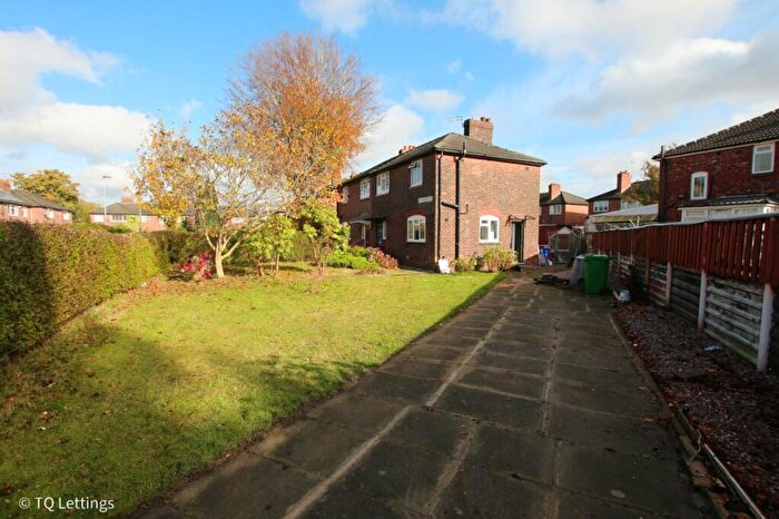 3 Bedroom Semi-Detached House To Rent In Oldcastle Avenue, Withington, M20