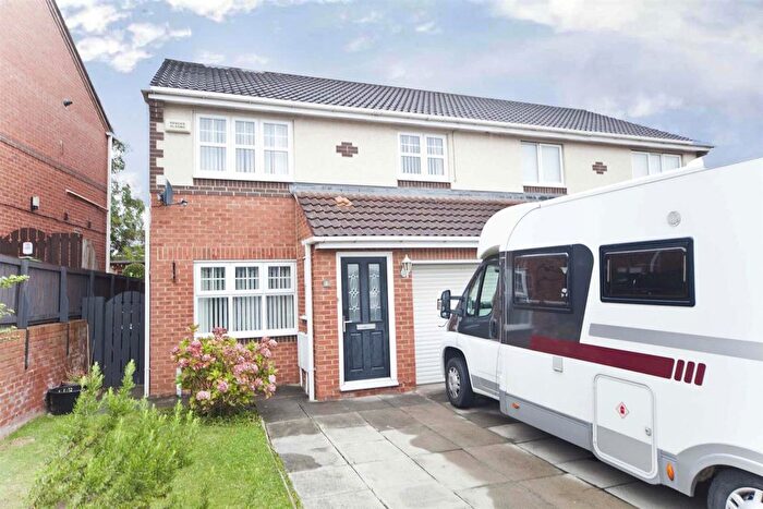 3 Bedroom Semi-detached House For Sale In Eider Close, Hartlepool, TS26