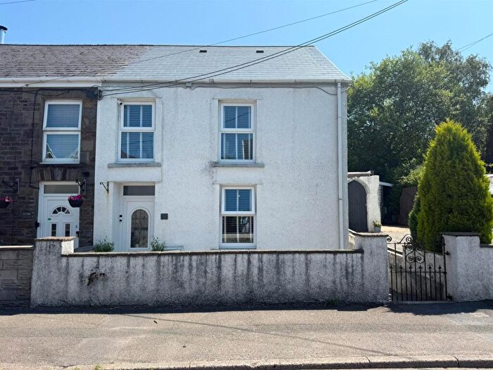 3 Bedroom End Of Terrace House For Sale In Heol Y Gors, Cwmgors, Ammanford, SA18