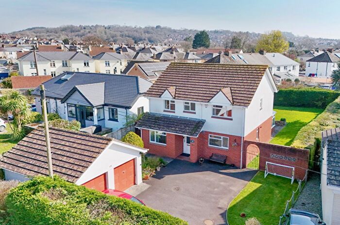 4 Bedroom Detached House For Sale In Broadway Avenue, Kingsteignton, Newton Abbot, TQ12