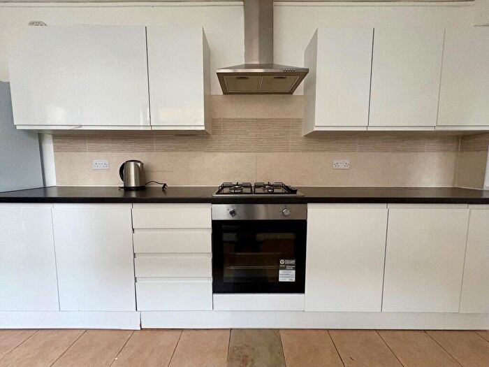 5 Bedroom House To Rent In Lea Bridge Road, London, E17