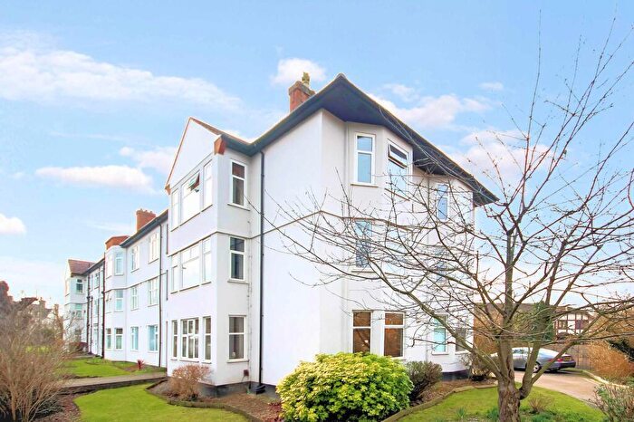 2 Bedroom Apartment For Sale In Red Lodge Road, West Wickham, BR4