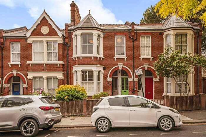 2 Bedroom Flat For Sale In Oxenford Street, Peckham Rye, SE15
