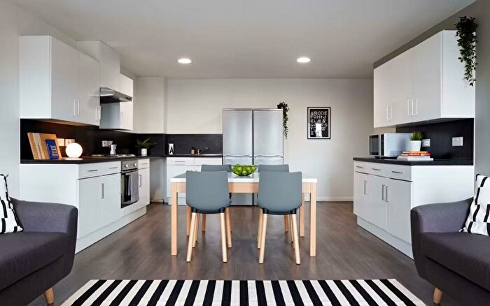 Apartment To Rent In Broad Lane, Sheffield, S1