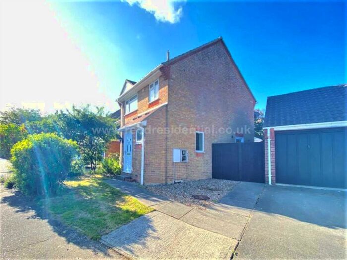 3 Bedroom House To Rent In Oakley Avenue, Rayleigh, SS6