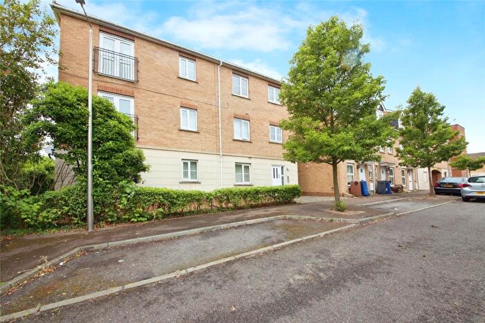 2 Bedroom Flat To Rent In Windermere Avenue, Purfleet-on-Thames, RM19