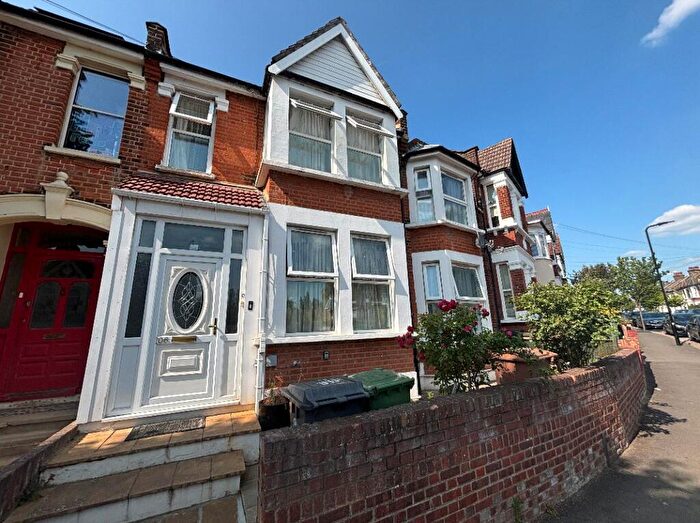 1 Bedroom House To Rent In Selwyn Avenue, London, E4