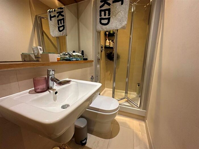 2 Bedroom Apartment For Sale In St Georges Island, Kelso Place, Manchester, M15