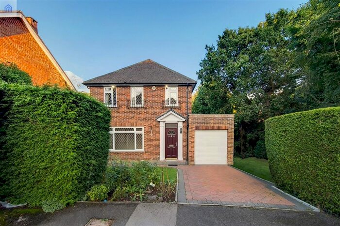 4 Bedroom Detached House To Rent In Ravenswood Park, Northwood, HA6