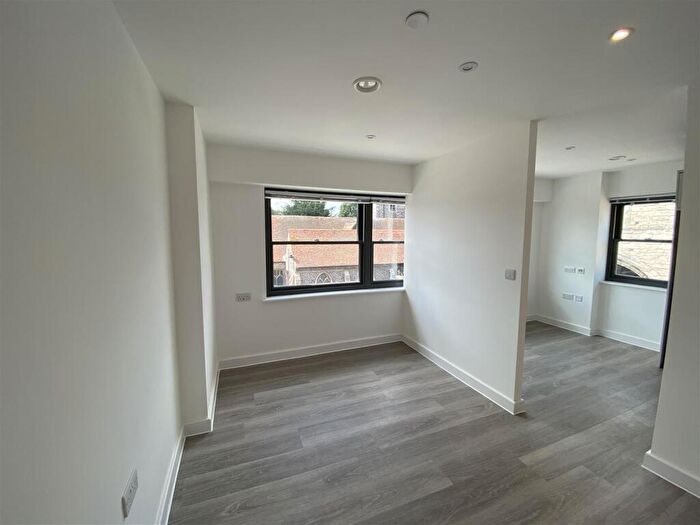 Studio To Rent In Barrett - Ref, CT1