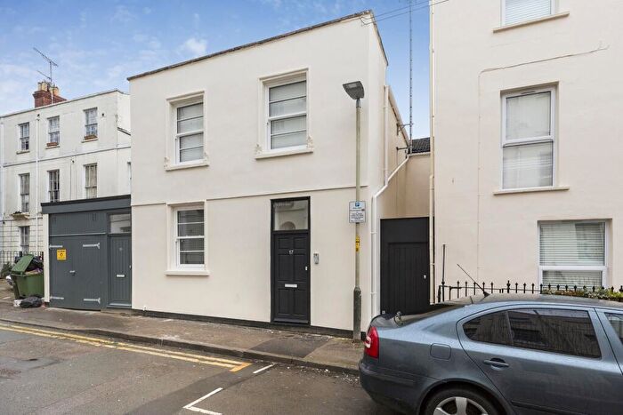 1 Bedroom Apartment To Rent In Grosvenor Street, GL52