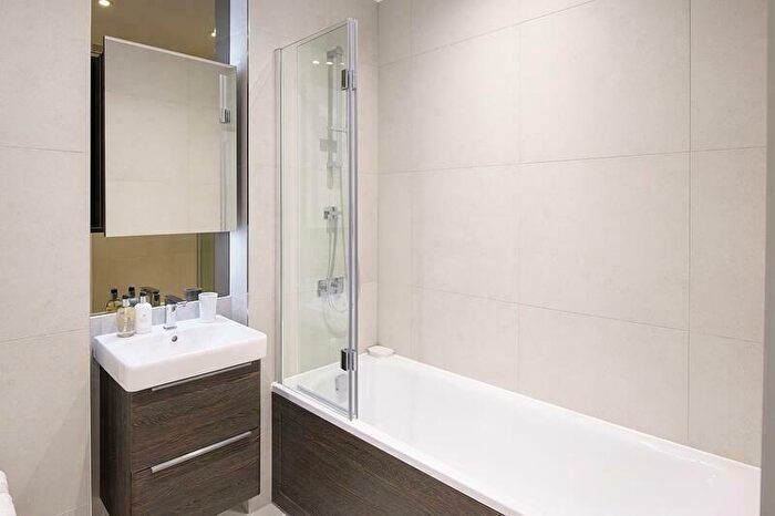 1 Bedroom Apartment For Sale In Plot Wharf Court, Leicester, LE1