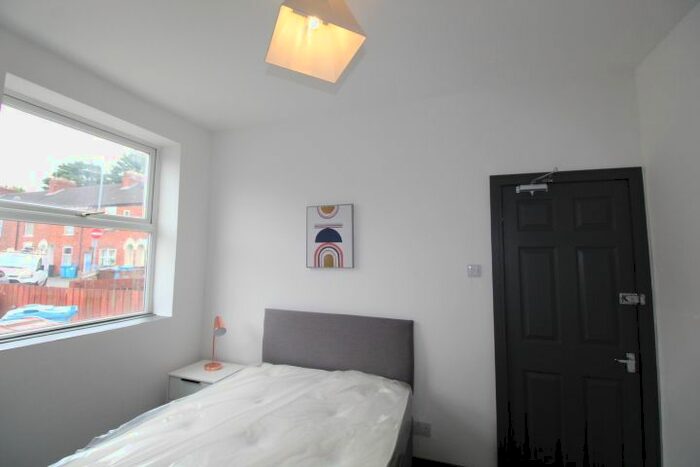 5 Bedroom Terraced House To Rent In Reynoldson Street, Hull, HU5