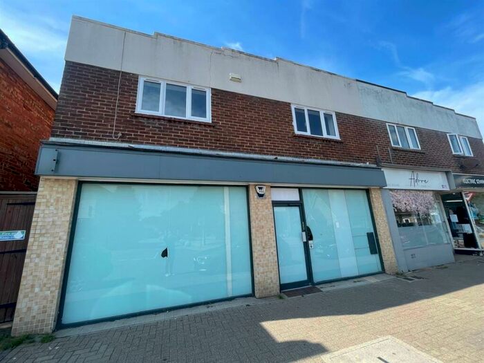 Flat To Rent In North Road, Lancing, BN15