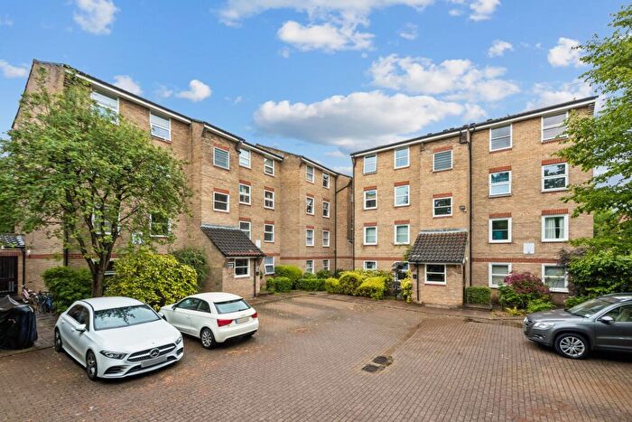 1 Bedroom Flat For Sale In Weavers Way, Camden, London, NW1