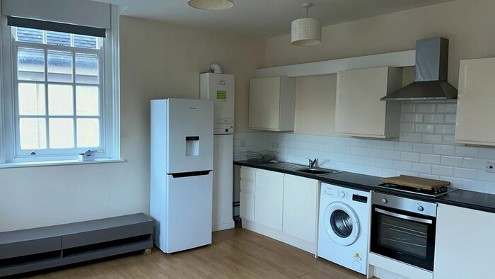 1 Bedroom Flat To Rent In High Street, Ruislip, HA4