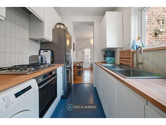 2 Bedroom Flat To Rent In Brighton Avenue, London, E17