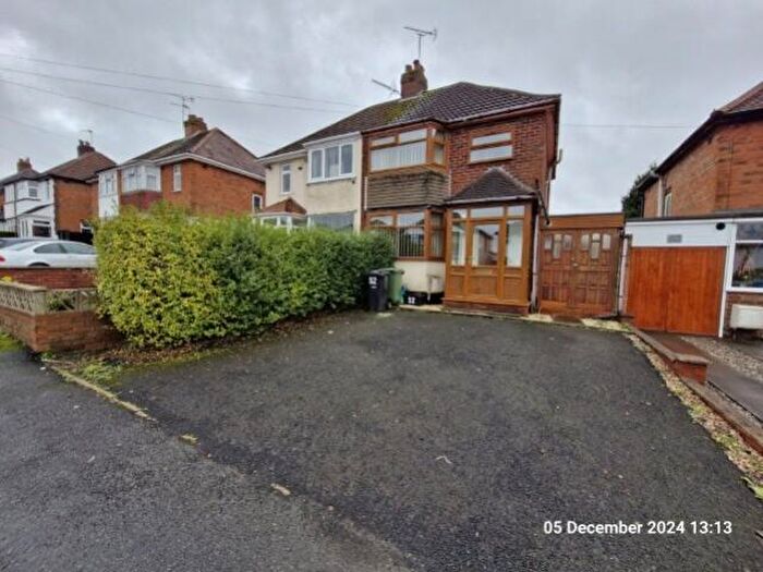 3 Bedroom Semi-Detached House To Rent In Lyttleton Avenue, Halesowen, West Midlands, B62