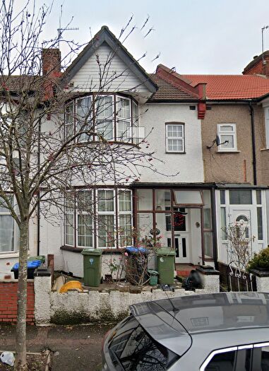 4 Bedroom Terraced House To Rent In Fernbank Avenue, Harrow, HA0