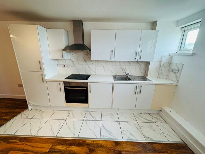 1 Bedroom Studio To Rent In City House, Cranbrook Road, Ilford -, IG1