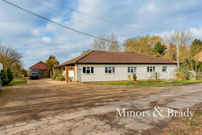 5 Bedroom Chalet For Sale In Foldgate Lane, Wiggenhall St. Mary Magdalen, King's Lynn, PE34