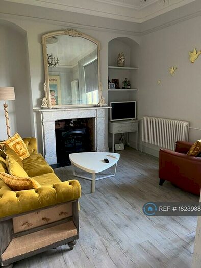 2 Bedroom Flat To Rent In Victoria Parade, Ramsgate, CT11