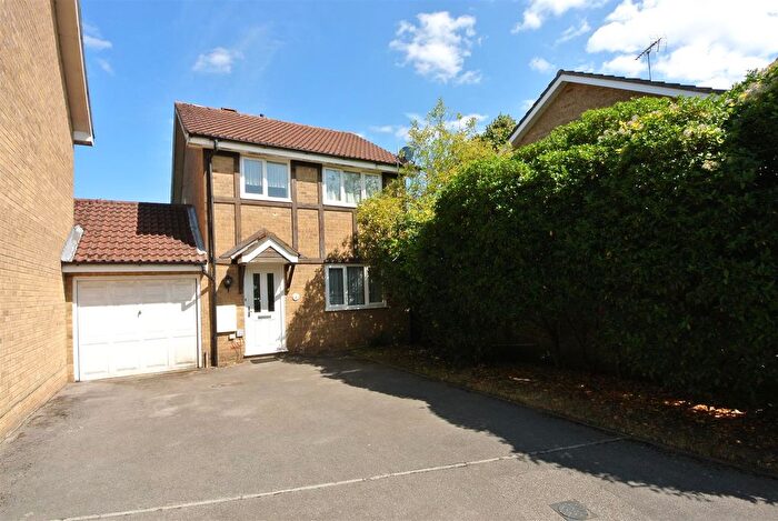 5 Bedroom Property To Rent In Caddy Close, Egham, TW20