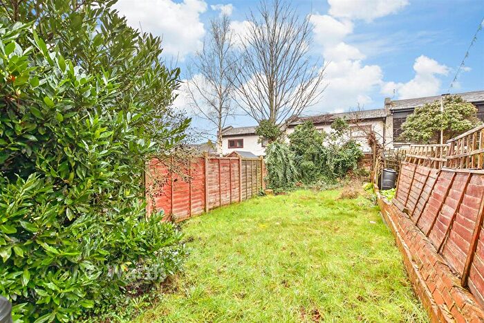 3 Bedroom Terraced House For Sale In Perryfield Street, Maidstone, Kent, ME14