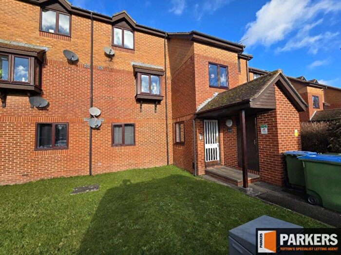 1 Bedroom Flat To Rent In Brunel Road, Redbridge, SO15