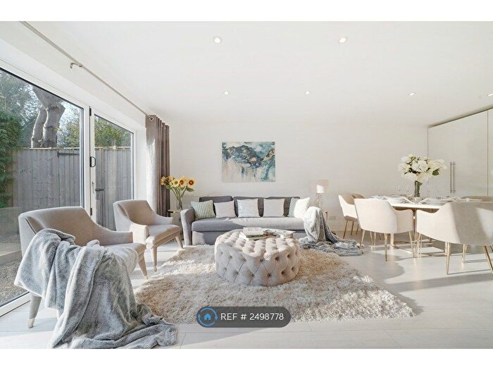 3 Bedroom Flat To Rent In Christchurch Avenue, London, NW6