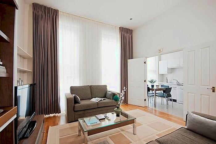 2 Bedroom Flat To Rent In Cedar House, Nottingham Place, Marylebone, W1U