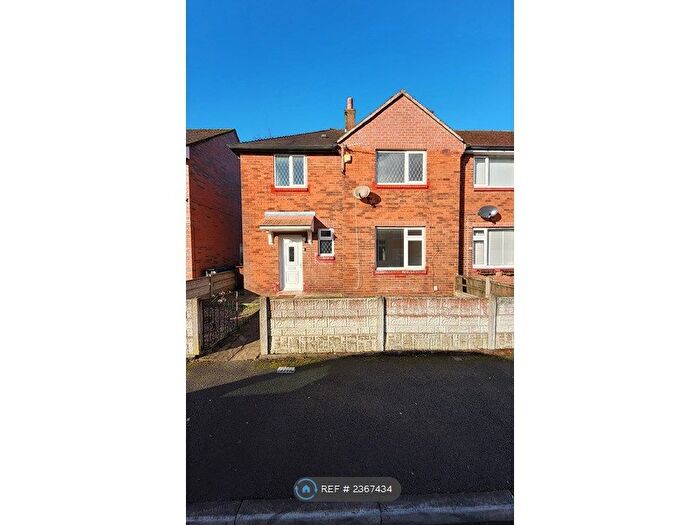 3 Bedroom Semi-Detached House To Rent In Dickens Place, Wigan, WN3