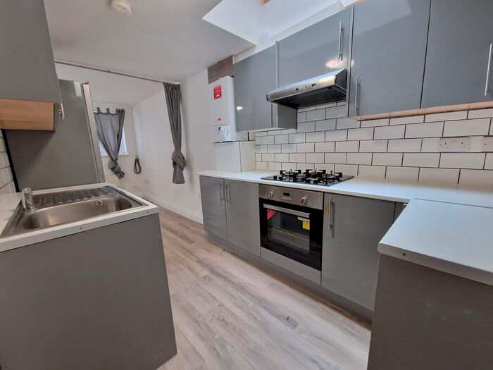 3 Bedroom Flat To Rent In Hercules Street, London, N7