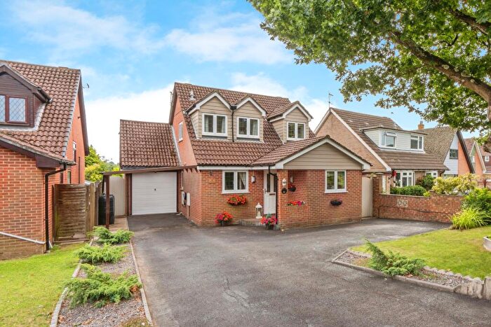 4 Bedroom Detached House For Sale In Oaklands Grove, Waterlooville, PO8