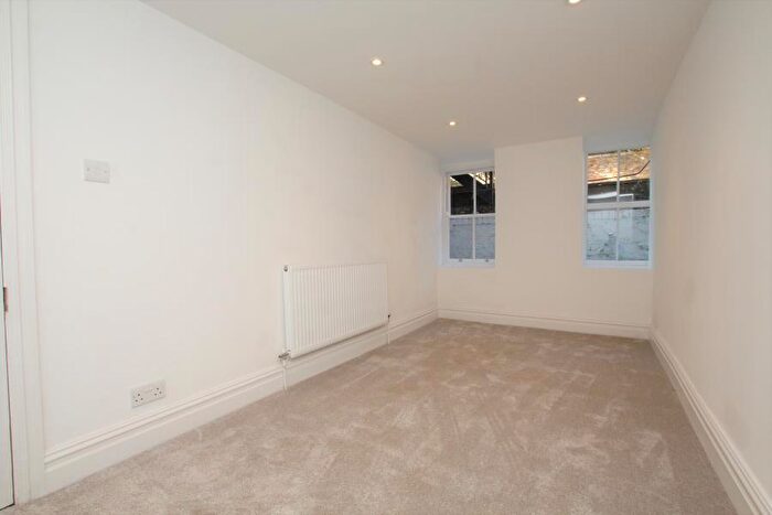 2 Bedroom Apartment To Rent In Hurle Road - Clifton, BS8