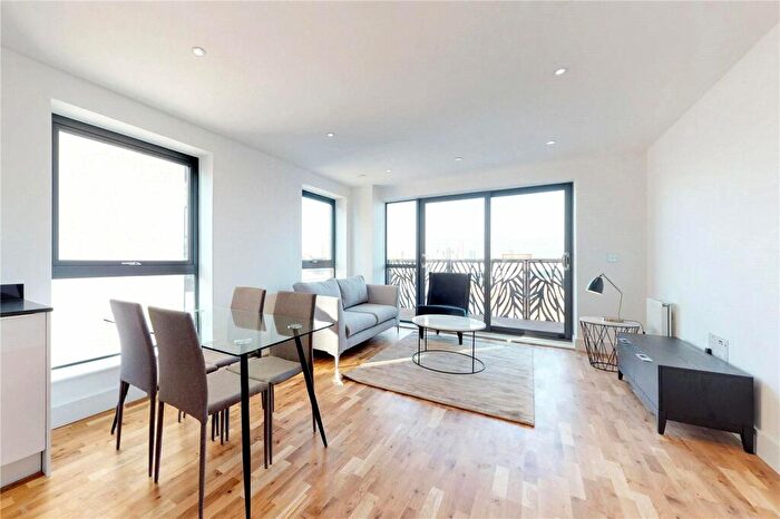 2 Bedroom Flat For Sale In City View Point, Poplar, E14