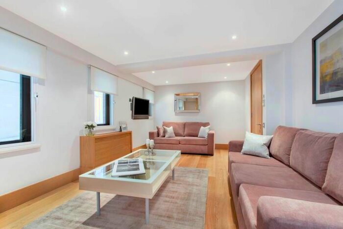 2 Bedroom Flat To Rent In Deanery Street, Mayfair, London, W1K