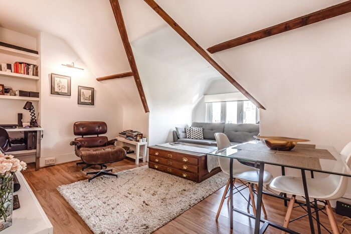 2 Bedroom Flat To Rent In Grosvenor Gardens, London, NW2