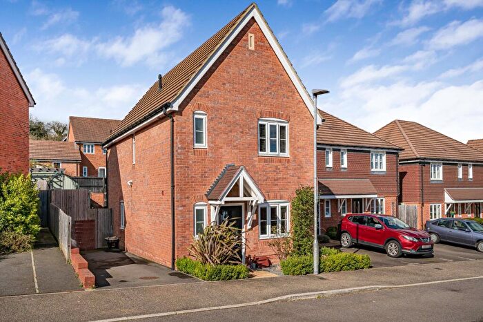 3 Bedroom Detached House For Sale In Heighes Drive, Alton, Hampshire, GU34