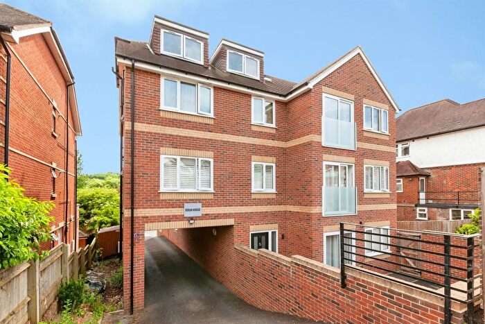 2 Bedroom Flat For Sale In West Wycombe Road, High Wycombe, HP12