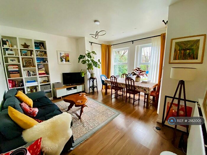 3 Bedroom Flat To Rent In Sydenham Avenue, London, SE26