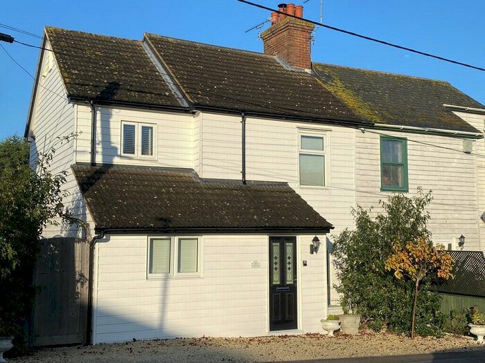 4 Bedroom Semi-Detached House To Rent In Woodside Cottages, Dunkirk ME13