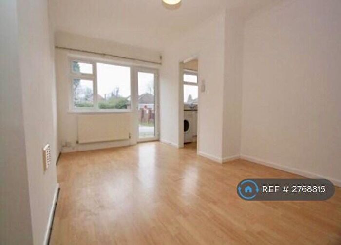 2 Bedroom Flat To Rent In Kendal Court, West Bridgford, Nottingham, NG2